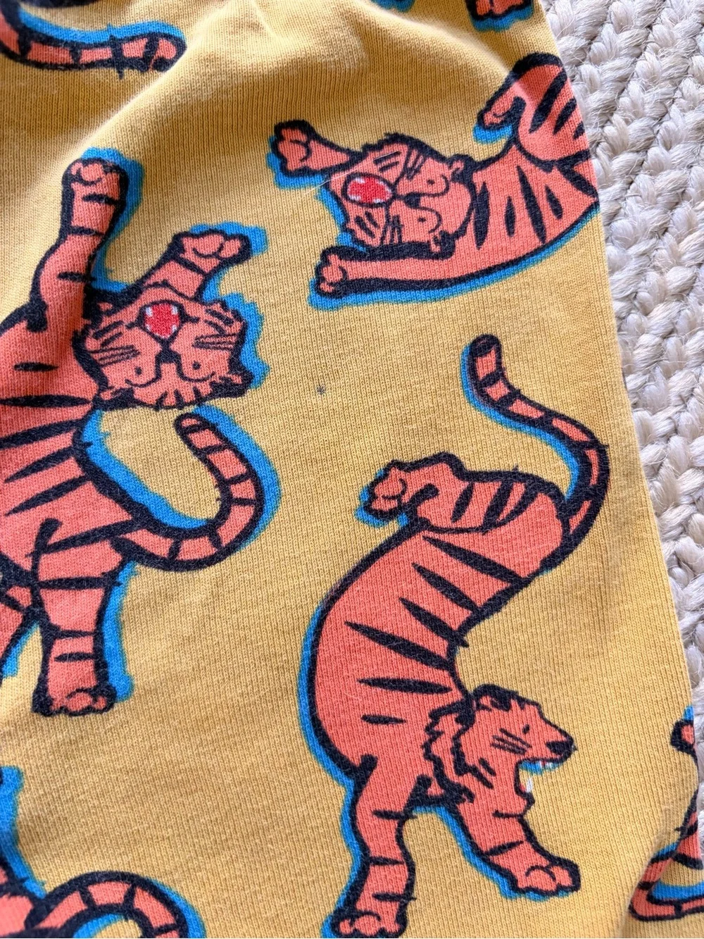 Hanna Andersson Yellow Pajama Set with Orange Tiger Print 6/7